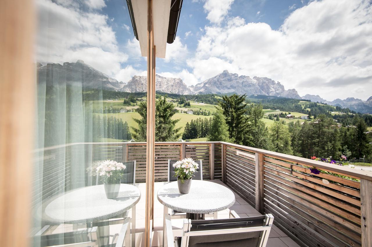 Alpine Hotel Ciasa Lara Stern Exterior foto